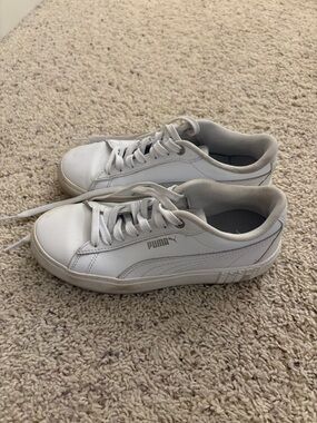 White Puma leather sneakers, W7